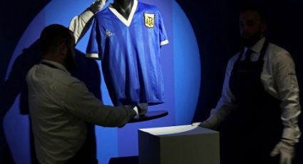 Playera de "La mano de dios" de Maradona se vende en 9.2 millones de dólares