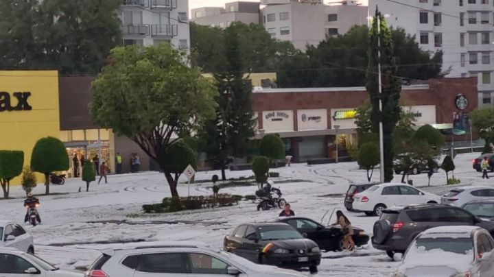 Espectacular granizada en la CDMX cubre zonas de blanco y deja techo colapsado de supermercado