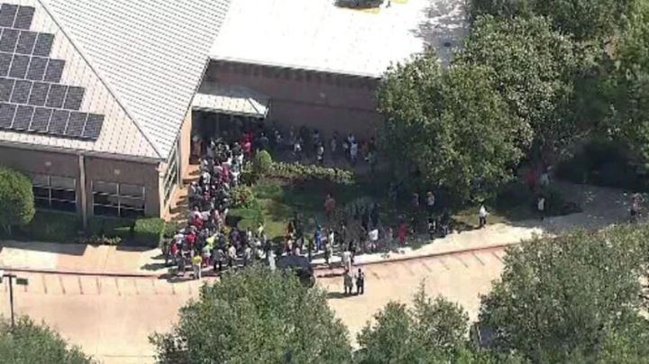 Reportan disparos en centro recreativo de Texas con 150 menores; sospechoso murió