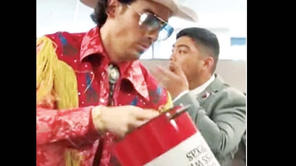 nJoe Jonas, vocalista de Jonas Brothers y DNCE, es la nueva figura
de la campana “No te metas con Texas”