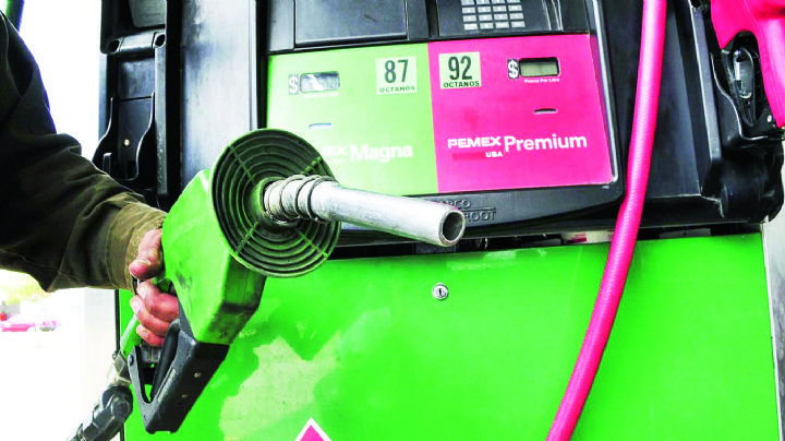 Luz y gasolinas no subirán en el 2022