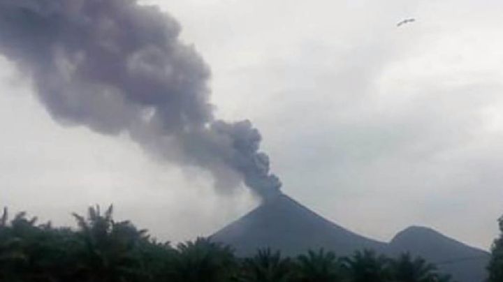 VIDEO: Volcán Ulawun entra en erupción; emite columna de ceniza de 3 mil metros