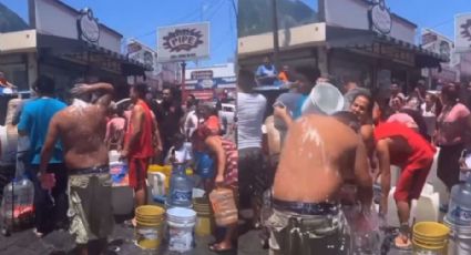 Ante la sequía, vecinos aprovechan fuga de agua para bañarse en Nuevo León