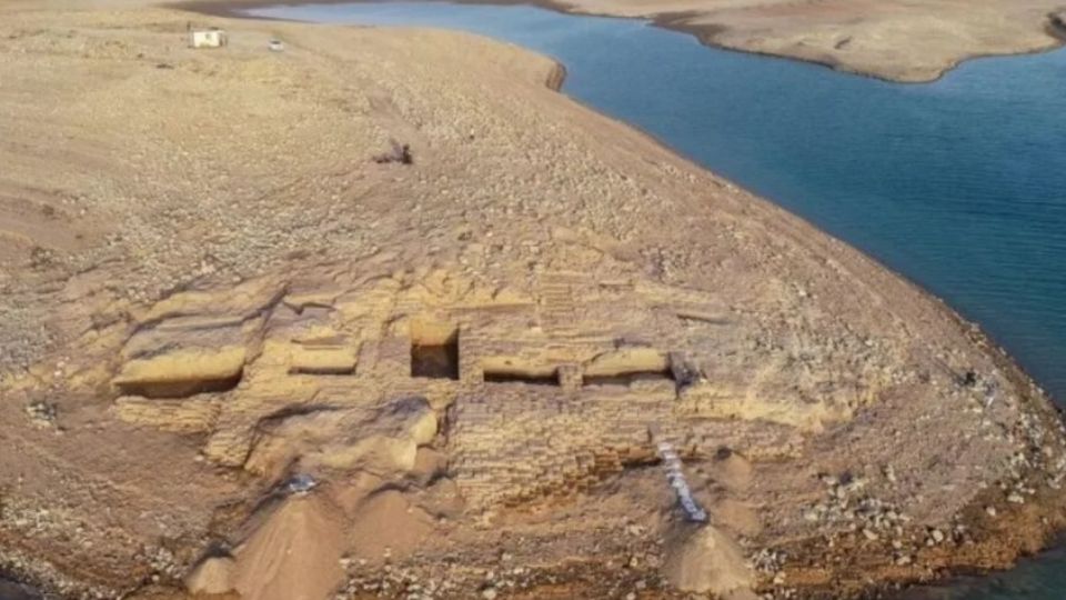 La bajada del caudal en el embalse de Mosul permitió a los investigadores encontrar las ruinas, agilizando los trabajos de investigación por el probable regreso del agua