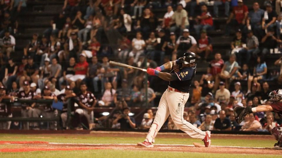 En un final de película, Kennys Vargas rompe el empate 2-2 con Laguna al pegar un grand slam, anoche ante un lleno total en el Parque La Junta