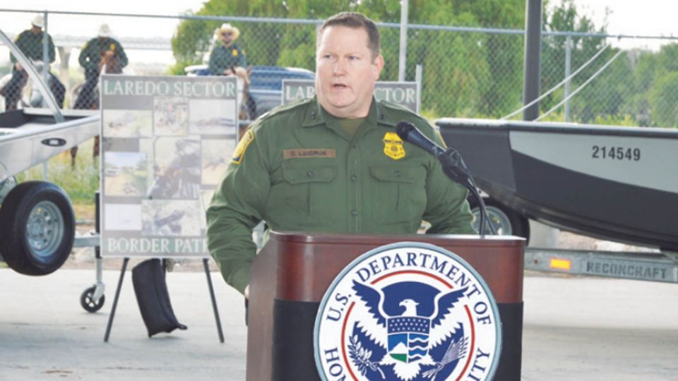 Carl Landrum, jefe de la Patrulla Fronteriza Sector Laredo, exhortó a los extranjeros indocumentados a no
cruzar el río Grande