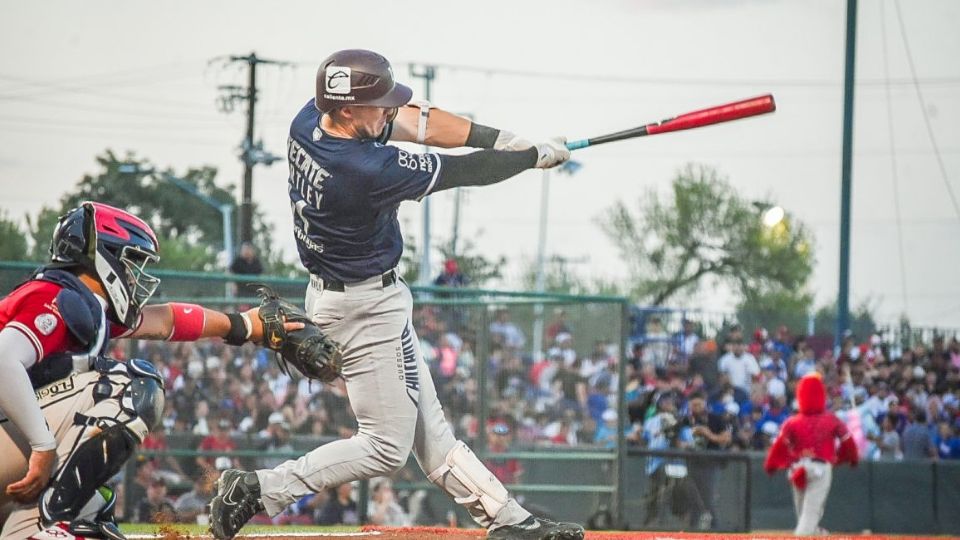 Rudy Flores pegó cuadrangular en la séptima entrada, durante el
duelo contra Algodoneros