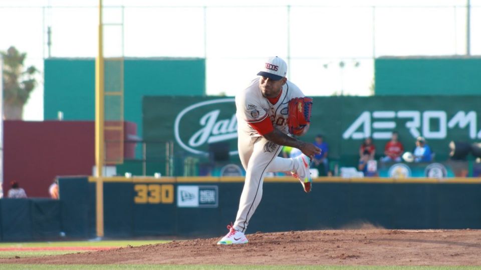 Gran labor monticular el pitcher Junior Guerra, anoche en el triunfo de Tecolotes sobre León