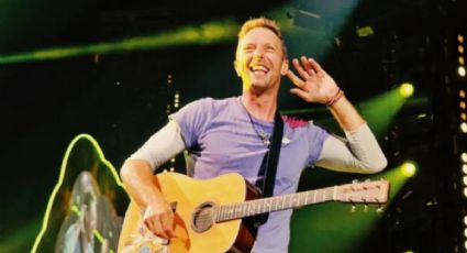 Chris Martin de Coldplay le cantó como a una pareja que se encontró en un bar