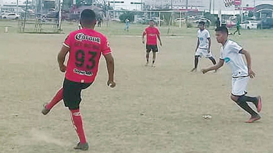 Los primeros en asegurar su pase a la Gran Final fueron Las Panchas, al doblegar 3-2 a Rayos Gilazo