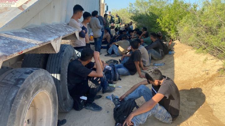 Viajaban 41 migrantes dentro de tolva; uno de ellos muere por asfixia; todos eran mexicanos