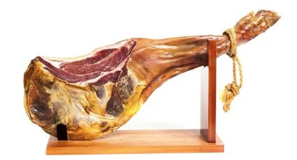 ¡Suertudote! Mesero se salva de recibir balazos gracias a una pierna de jamón serrano