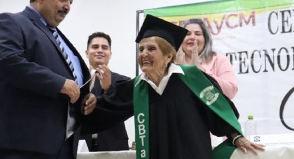 ¡Nunca es tarde! A sus 84 años doña Irma se gradúa de la preparatoria