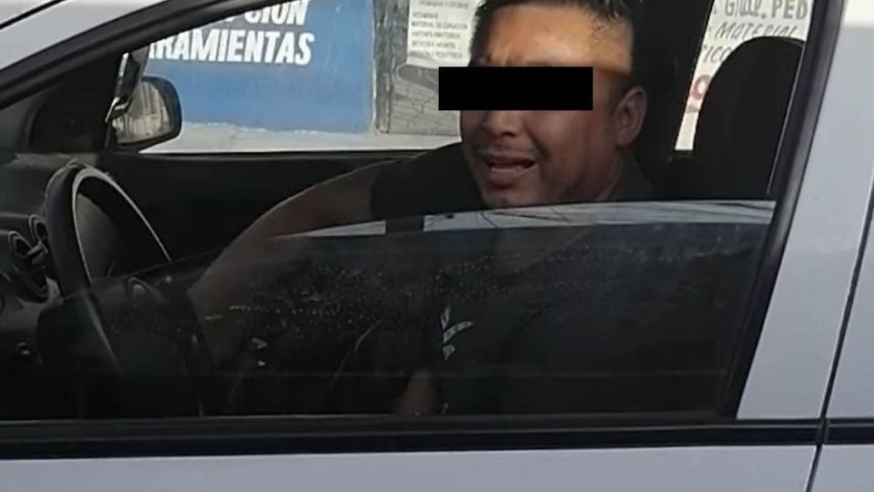 Según lo compartido por el gobernador, el detenido se llama Jesús Eduardo, y cuenta con antecedentes por violencia familiar.

