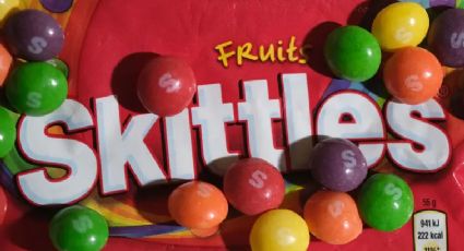 Demandan a Skittles por colorantes artificiales tóxicos; puede causar daños en el ADN