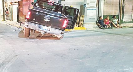 Choca camioneta en 20 de Noviembre y Perú