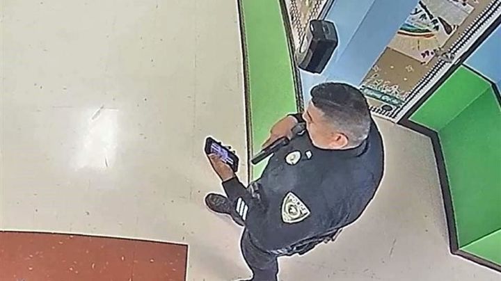 Video muestra que impidieron a policía auxiliar a su esposa, maestra que murió en tiroteo de Uvalde
