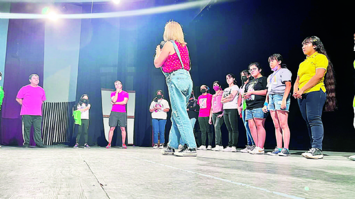 Promueven el teatro con 'Los Parchis de NLD'