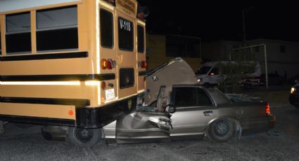 Por manejar ebrio termina debajo de un autobús; resulta gravemente herido FOTOS