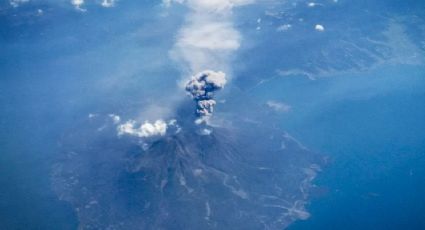 Alerta máxima en Japón por erupción de volcán