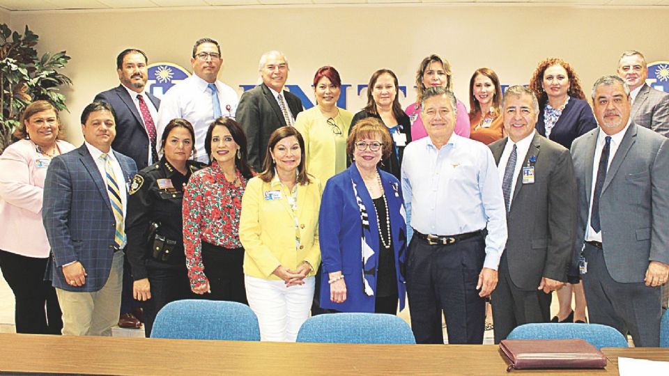 Directivos de los distritos escolares de Laredo tuvieron una importante reunión legislativa.
