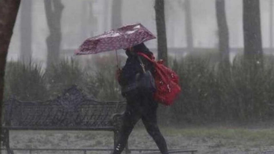 El huracán se sitúa frente a Oaxaca y Guerrero