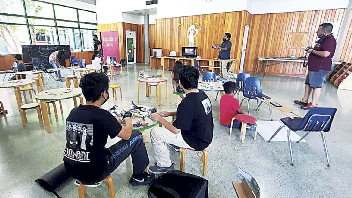 Realizan taller de stop motion en Estación Palabra