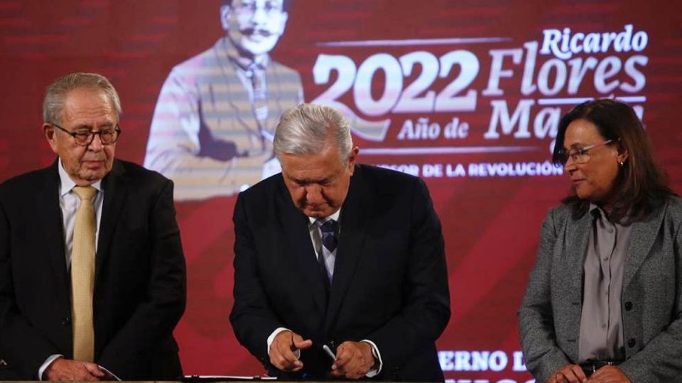 AMLO ha firmado una iniciativa para eliminar el horario de verano.