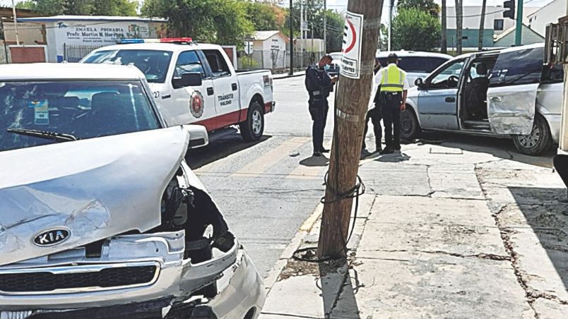 Una pequeña salió disparada de la camioneta, ya se recupera, por fortuna.