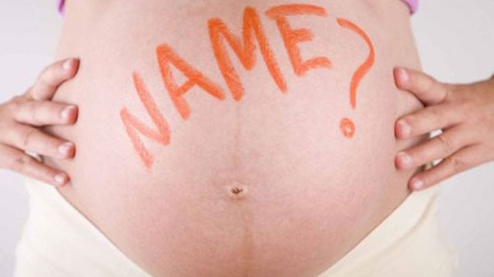 ¡Aprobado! Bebés podrán llevar el apellido materno como primero; padres podrán definir el orden