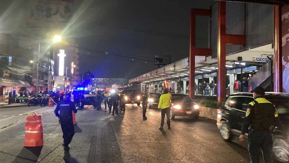 Durante un operativo para detener la criminalidad en el transporte público, los policías fueron embestidos por un auto particular