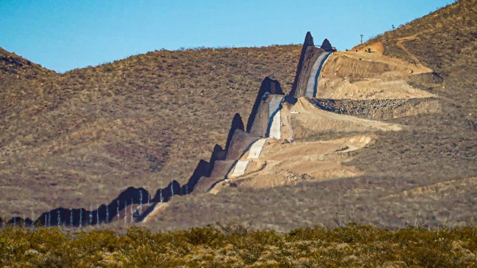 El Consulado de México en Yuma, Arizona, informó que los hermanos murieron juntos en el desierto