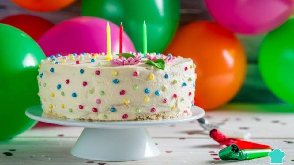 De 14 años, el joven albañil se mostró feliz con los asistentes, confesando que con poder compartir esta fiesta con todos él era feliz