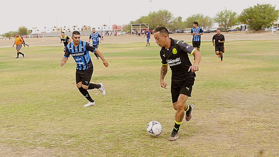 Liga Premier Petardos se impuso por goleada de 5-0 a Lobos Negros