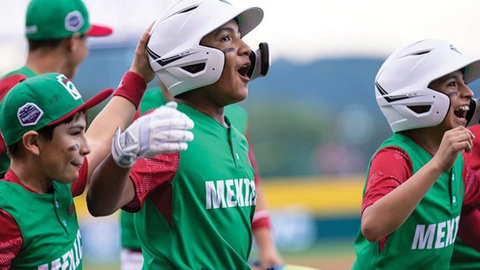 El pitcher de México, Miguel Padilla, realiza un lanzamiento ante
Puerto Rico en Williamsport