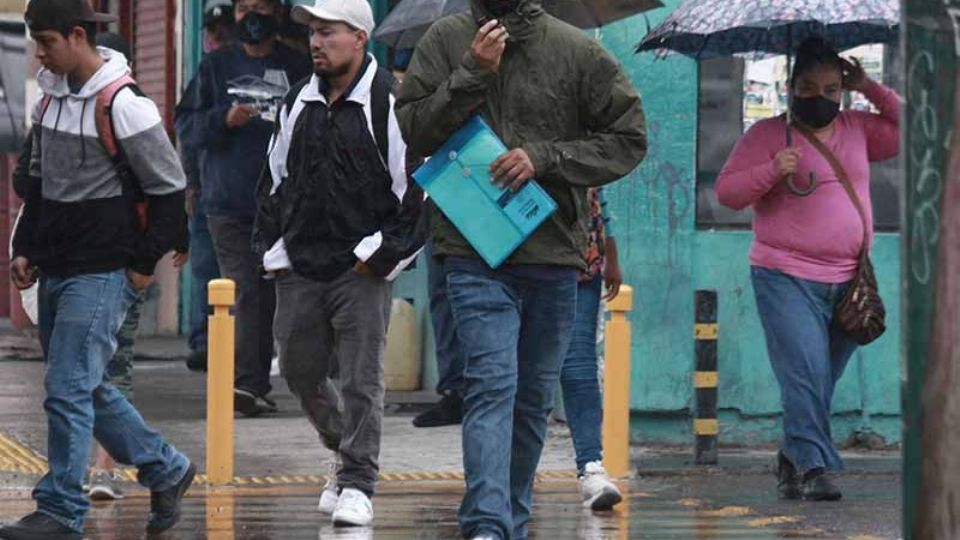 El primer frente frío de la temporada arriba con lluvia y descenso en la temperatura