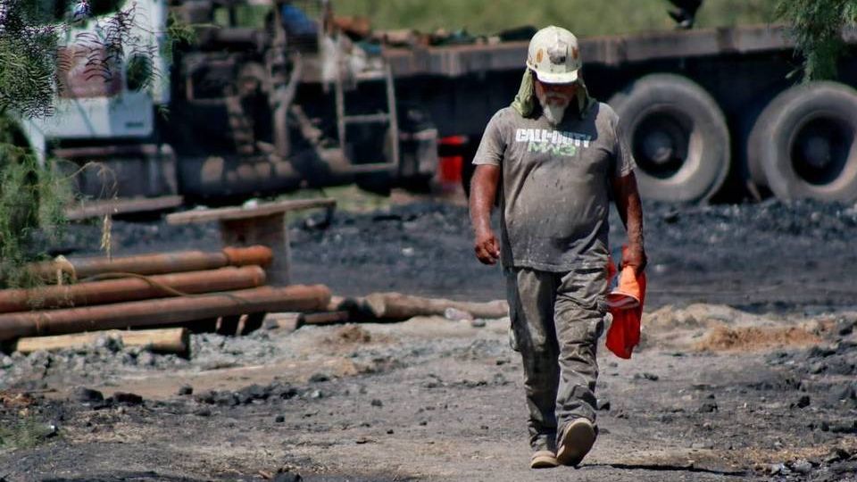 A pesar de haberse llegado a un acuerdo con el presidente Andrés Manuel López Obrador, las esposas de los mineros atrapados decidieron no continuar con las labores de rescate