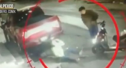 (IMÁGENES FUERTES) Golpea y arrolla a su mujer con moto; ella no lo quiso denunciar