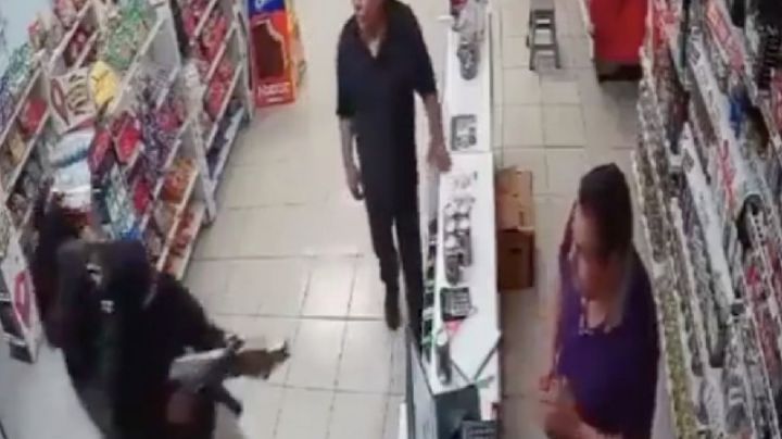 Asaltan tienda en Sonora y se llevan al cajero | VIDEO