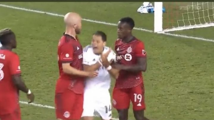 ¿Qué te pasó Chicharito? Captan a Javier Hernández haciendo tremendo drama en partido del LA Galaxy