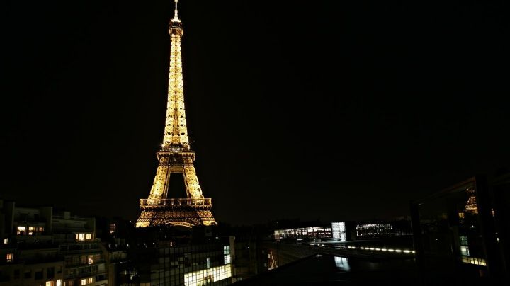 La Torre Eiffel y otros monumentos se apagan ante la crisis energética