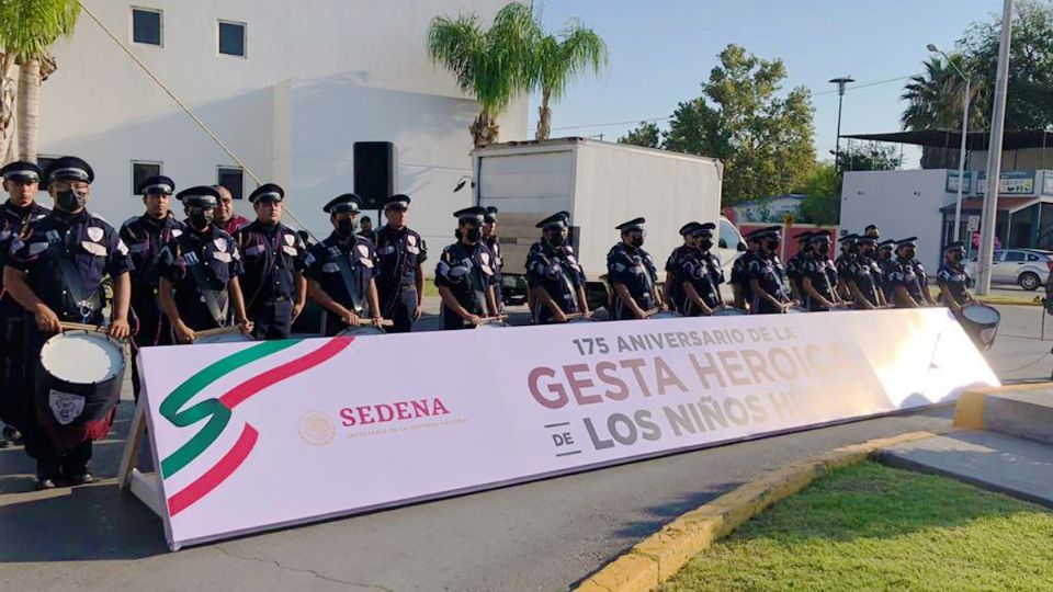 Esta mañana, autoridades municipales realizaron un homenaje a los Niños Héroes