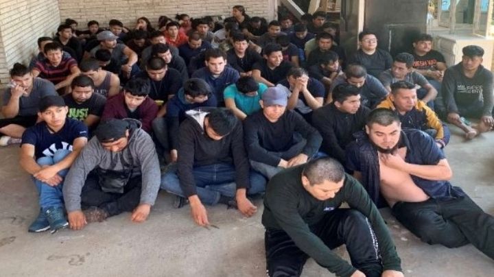 Aseguran a 73 indocumentados en casa de Laredo