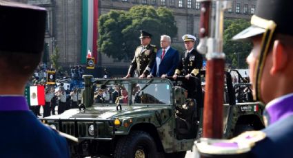 Encabeza López Obrador el Desfile Cívico Militar