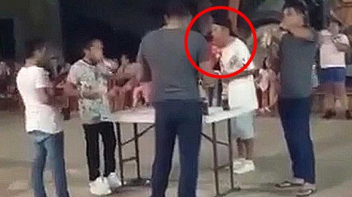 VIDEO | Hombre muere al atragantarse en concurso de comer pozole