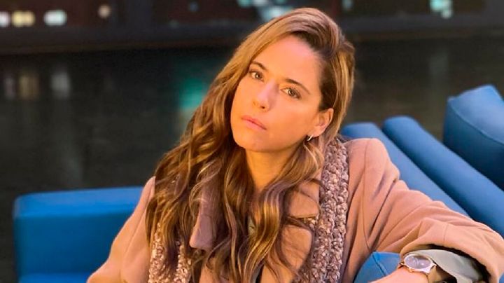 VIDEO | ¿Ana Claudia Talancón borracha? Se tropieza en premiere de 'Soy tu fan'