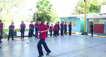 Se ejercitan alumnos del CAM en el plantel