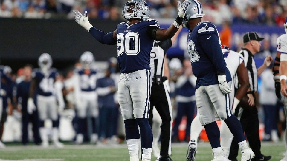 DeMarcus Lawrence, presumiendo su poder.