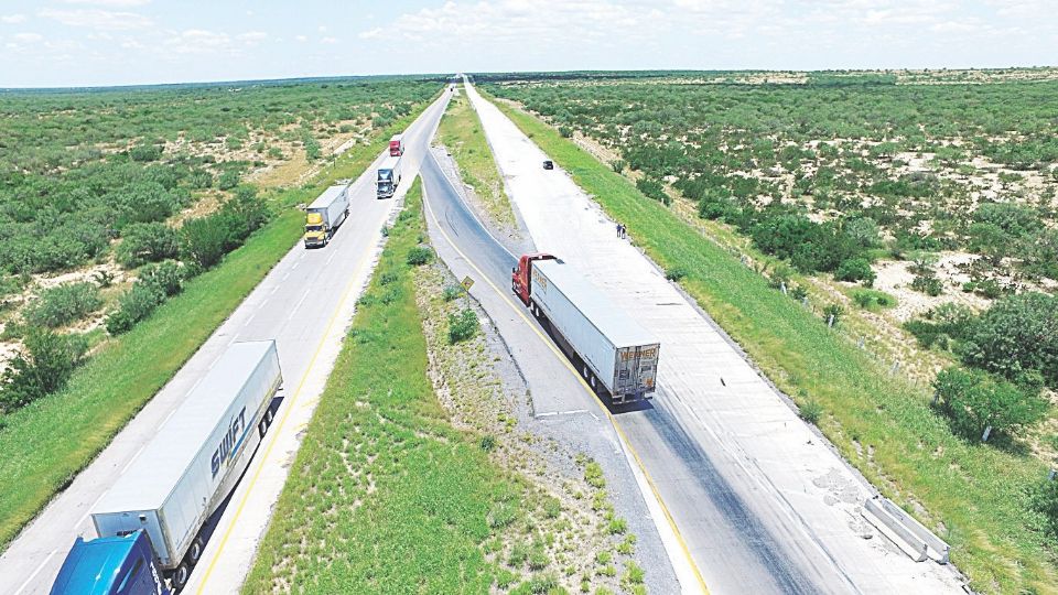 Hay un área en que el libramiento se convierte en dos carriles, uno para cada sentido.
