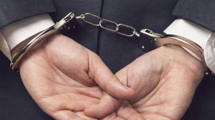 Profesor va a prisión por negarse a usar pronombres para llamar a estudiante en Irlanda